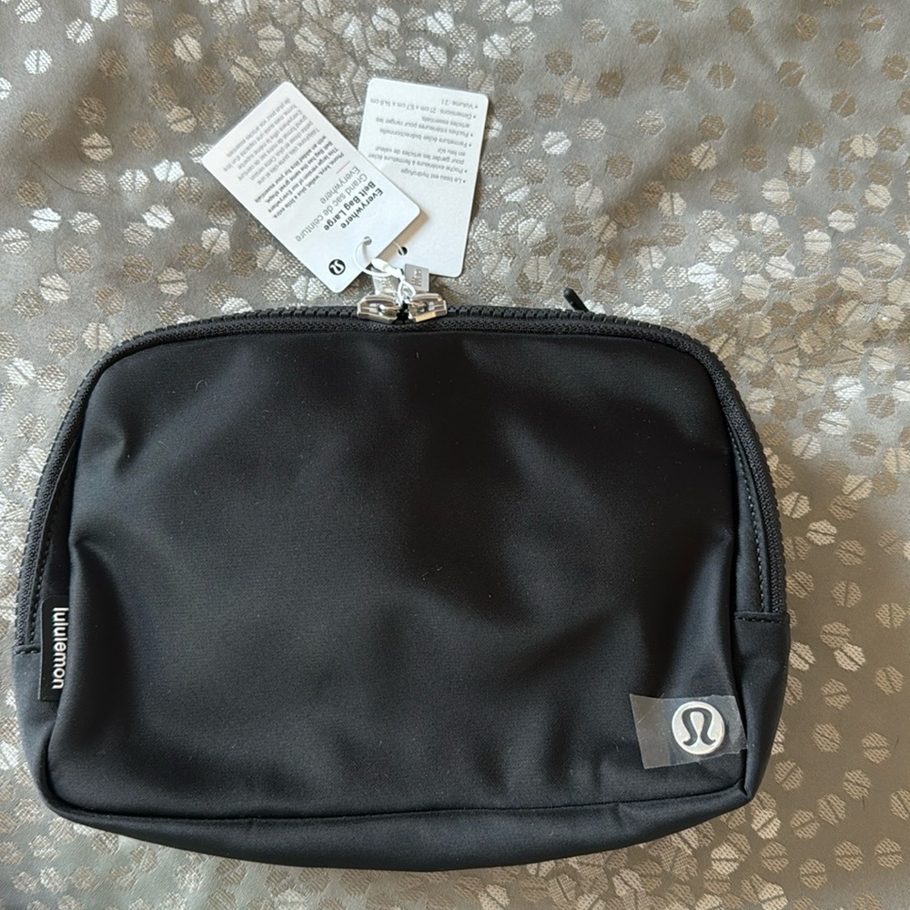 NWT lululemon belt bag (large)
